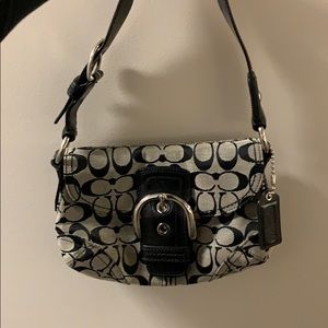 Cute small shoulder coach!